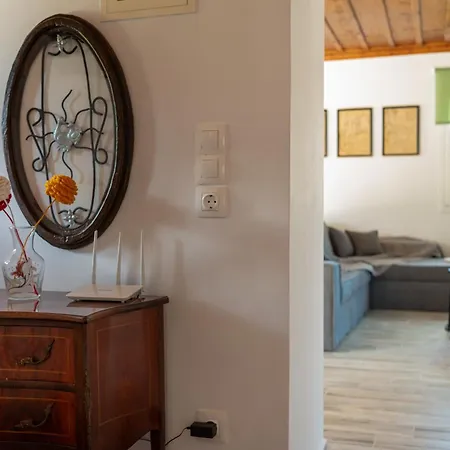 Apartment Mina's Art Loft With Panoramic Views Fiolitis