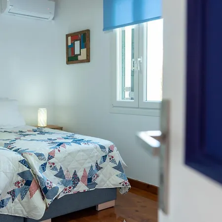 Mina's Art Loft With Panoramic Views Fiolitis